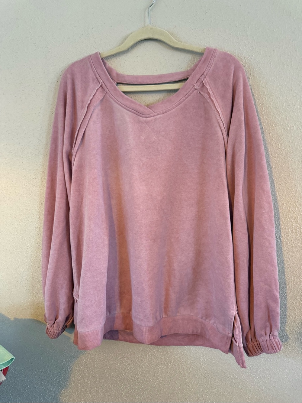 (L) POL Women’s Pink V-Neck Long Sleeve Top